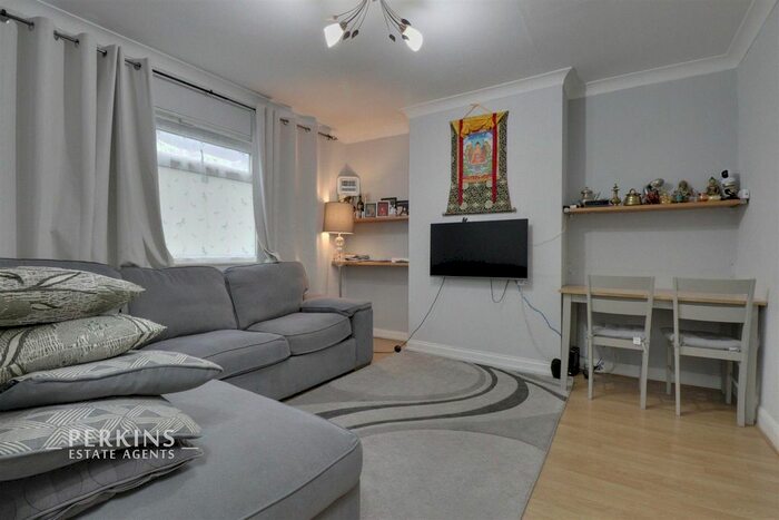 2 Bedroom Maisonette To Rent In Oldfield Circus, Northolt, UB5
