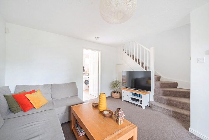 2 Bedroom Detached House To Rent In Scholars Walk, Guildford, Surrey, GU2