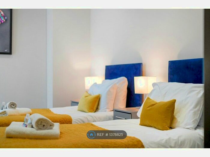 1 Bedroom Flat To Rent In Phoenix House, Berkshire, SL1