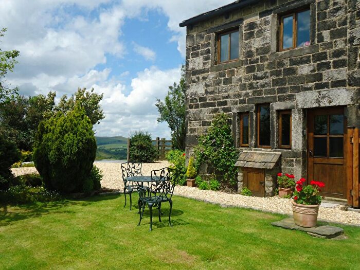 2 Bedroom Property To Rent In Hollingworth Lane, Todmorden, OL14