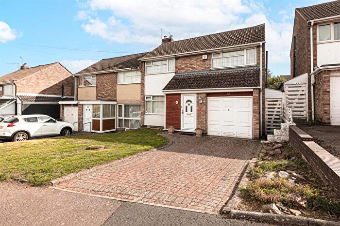 3 Bedroom Semi-Detached House For Sale In Briar Meads, Oadby, Leicester, LE2