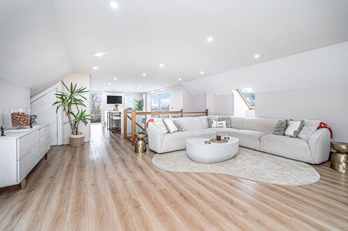 5 Bedroom Detached House For Sale In Casa Hideaway, Halbeath, KY12