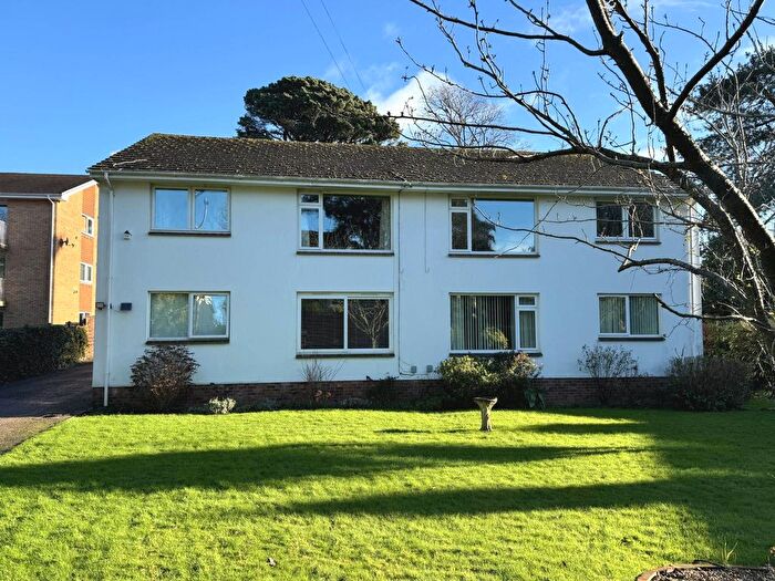 2 Bedroom Flat To Rent In Portland Avenue, Exmouth, EX8