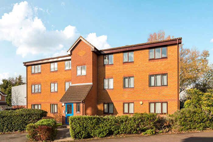 2 Bedroom Apartment For Sale In Cumberland Place, London, SE6