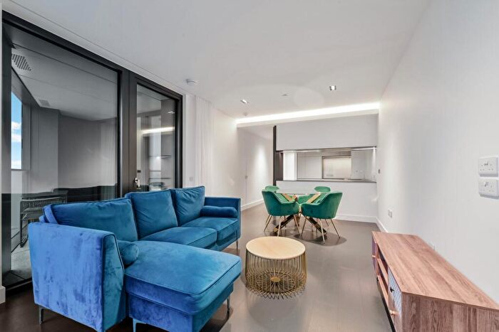 2 Bedroom Flat To Rent In Amory Tower, Marsh Wall, E14