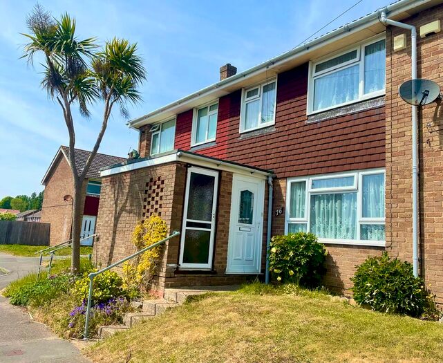3 Bedroom Terraced House To Rent In Farmlea Road, Portsmouth, PO6