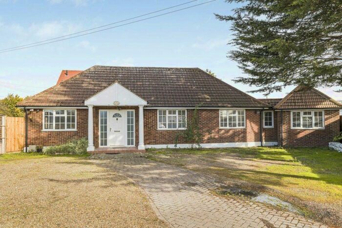 4 Bedroom Property To Rent In Old House Lane, Roydon, Harlow, CM19