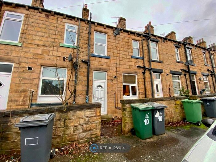 3 Bedroom Terraced House To Rent In West Park Grove, Batley WF17
