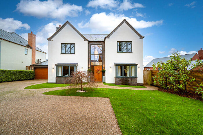 5 Bedroom Detached House For Sale In Western Road, Hagley, DY9