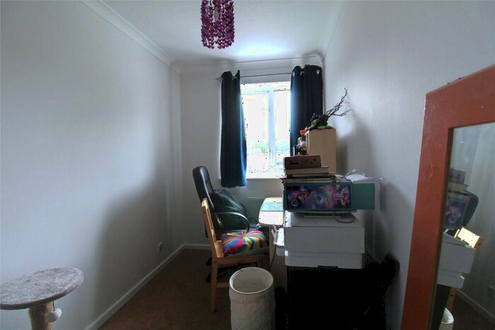 3 Bedroom Terraced House For Sale In Brookside Walk, Tadley, Hampshire, RG26
