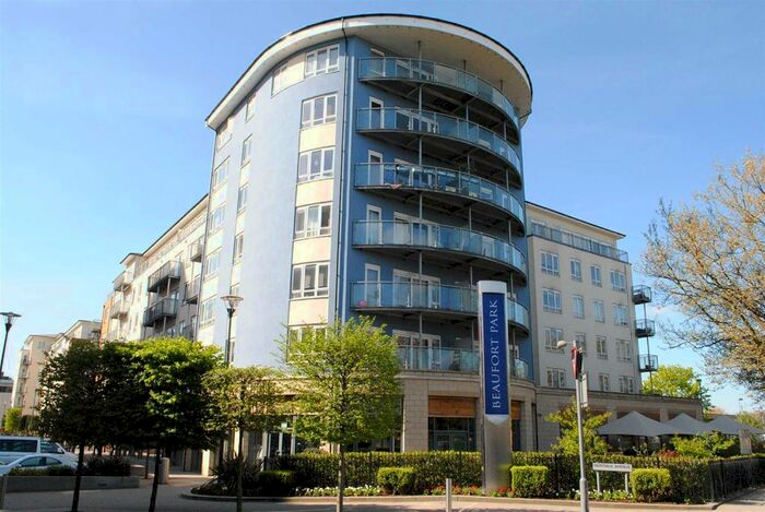 Studio To Rent In Heritage Avenue, London, NW9