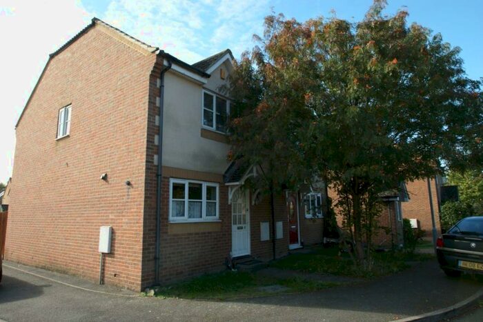 3 Bedroom House To Rent In Copse Close, Cippenham, SL1
