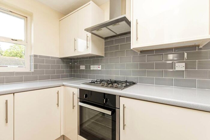 2 Bedroom Flat For Sale In Greenacres, North Parade, RH12