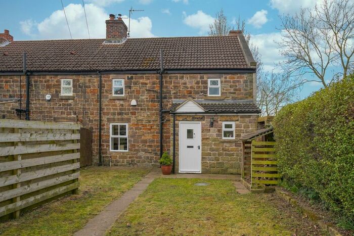 3 Bedroom Semi-Detached House For Sale In Hardwick Lane, Aston, S26