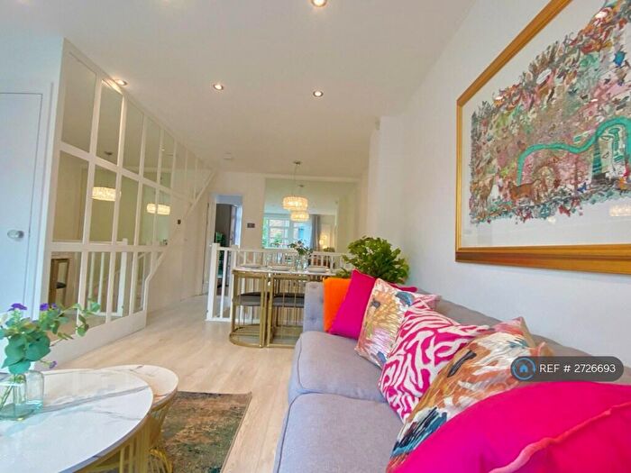 3 Bedroom End Of Terrace House To Rent In Elephant Lane, London, SE16