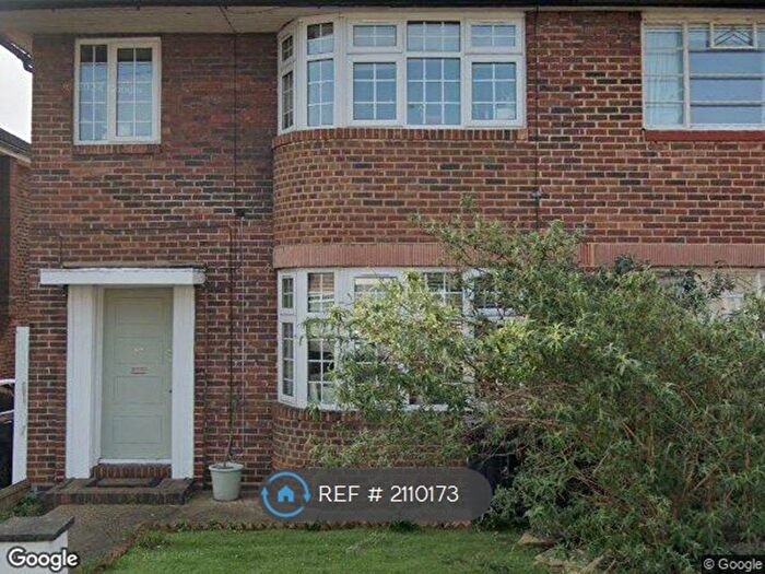 4 Bedroom Semi-Detached House To Rent In Sandhurst Drive, Ilford, IG3