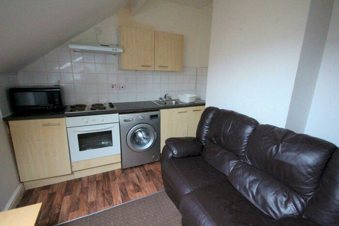 Studio To Rent In Harlech Street, Leeds, West Yorkshire, LS11