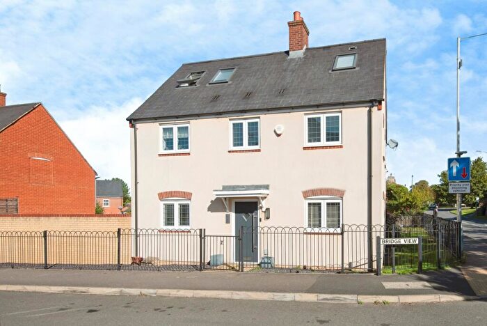 4 Bedroom Semi-Detached House For Sale In Bridge View, Shefford, Bedfordshire, SG17