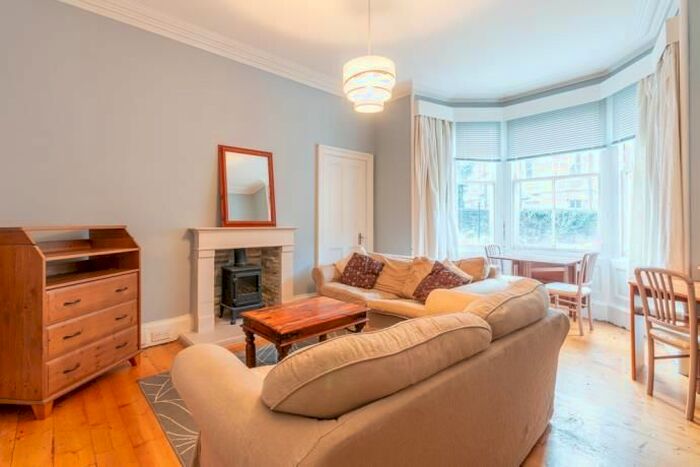 1 Bedroom Flat To Rent In Richmond Terrace, Edinbrugh, EH11