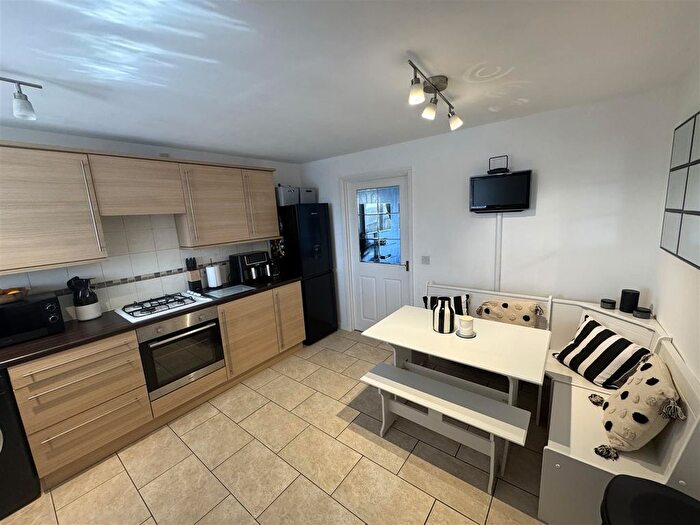 3 Bedroom Semi-Detached House For Sale In Ivy Way, Pelton, Chester-Le-Street, DH2