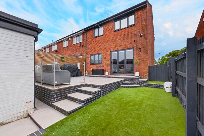 3 Bedroom End Of Terrace House To Rent In Springwood, Cardiff, South Glamorgan, CF23