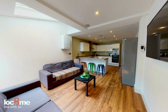 7 Bedroom House To Rent In Dawlish Road, Birmingham, B29