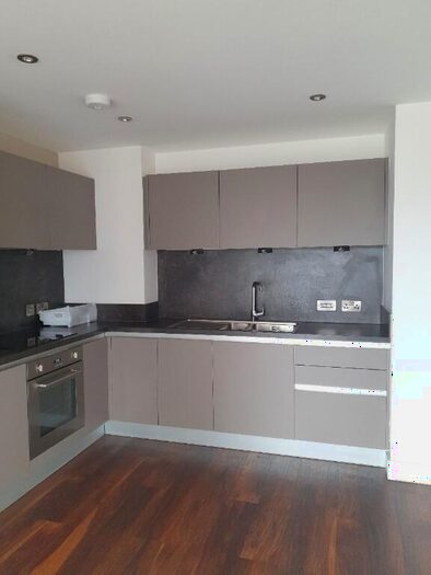 2 Bedroom Flat To Rent In Ordsall Lane, Salford, M5
