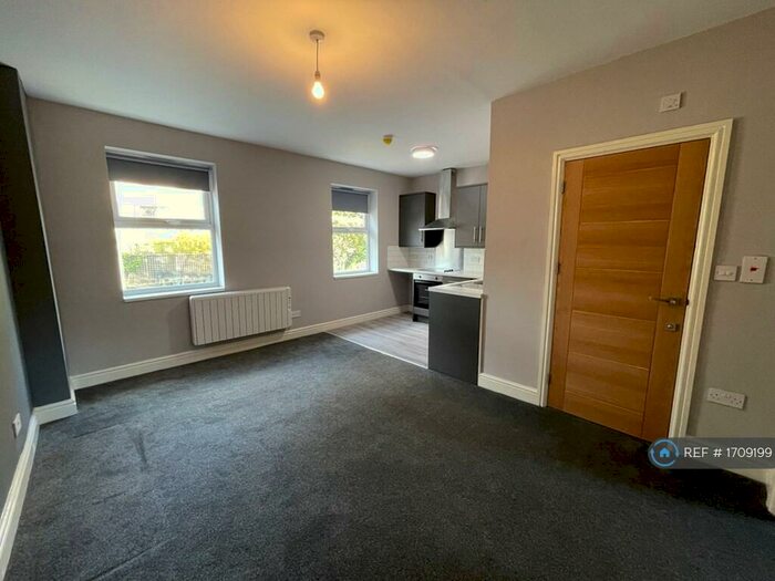 1 Bedroom Flat To Rent In Himley Road, Dudley, DY1