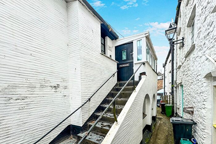 1 Bedroom Flat For Sale In Bay Street, Looe, Cornwall, PL13