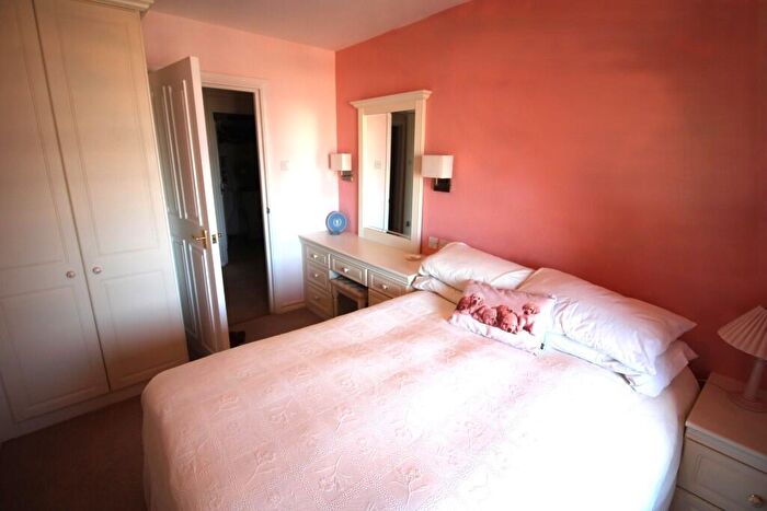 3 Bedroom Flat To Rent In St. Johns Road, Eastbourne, East Sussex, BN20