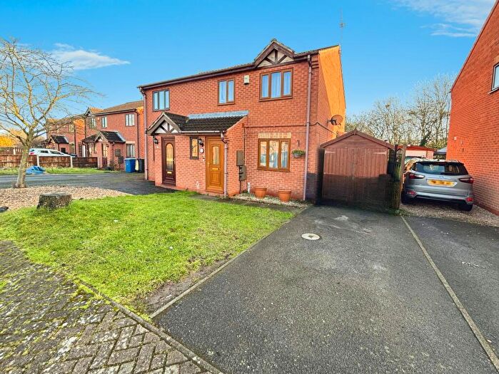 3 Bedroom Semi-Detached House For Sale In Swallow Close, Gainsborough, DN21
