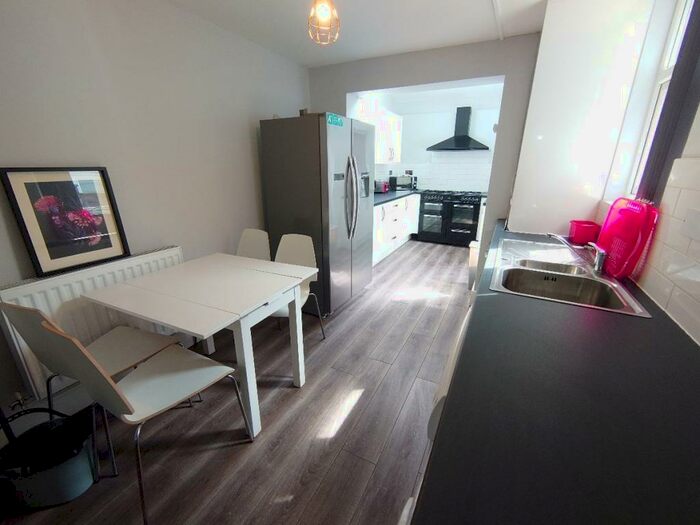 6 Bedroom Terraced House To Rent In Albert Edward Rd, Kensington Fields, L7