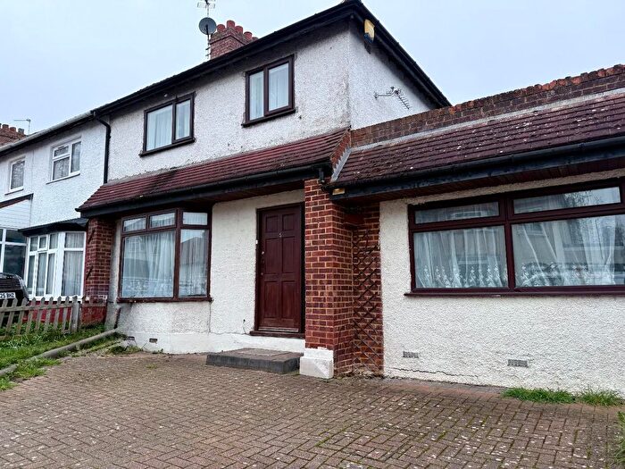 5 Bedroom Semi Detached House To Rent In Locarno Road, Greenford, UB6