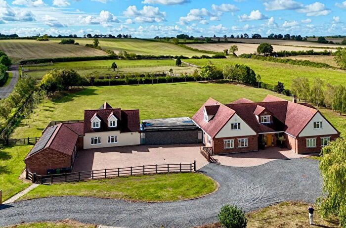 6 Bedroom Detached House For Sale In High Street, Tilbrook, Huntingdon, PE28