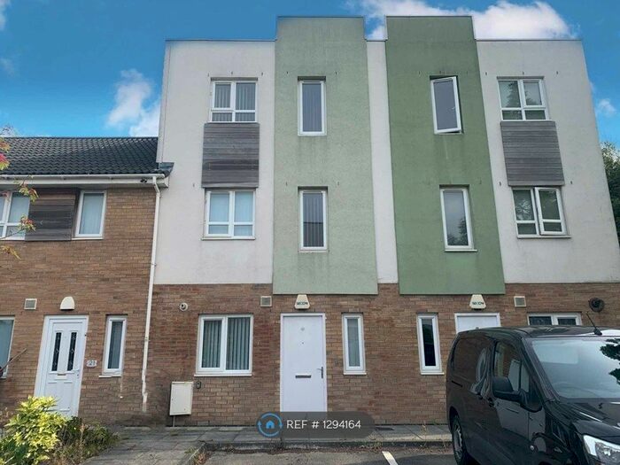 4 Bedroom Terraced House To Rent In Hawthorne Drive, Liverpool L33