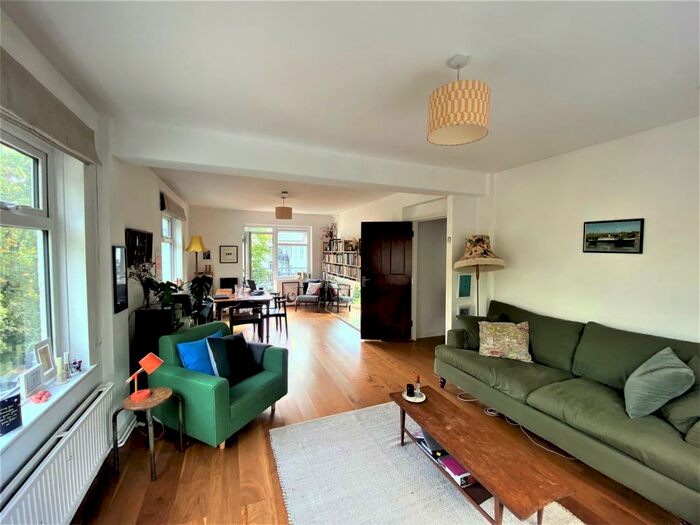 3 Bedroom Apartment To Rent In Taymount Rise, Forest Hill, London, SE23