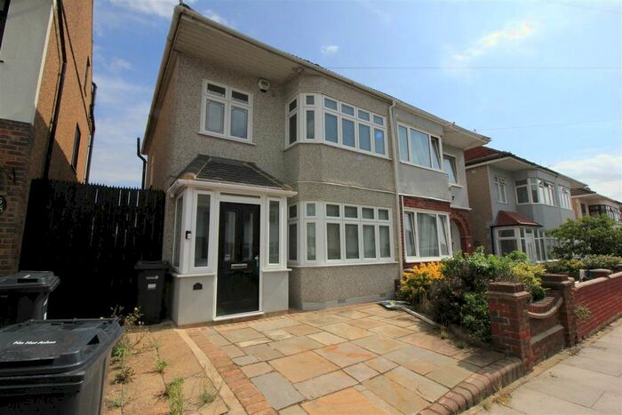 3 Bedroom Property To Rent In Canon Avenue, Chadwell Heath, Romford, RM6