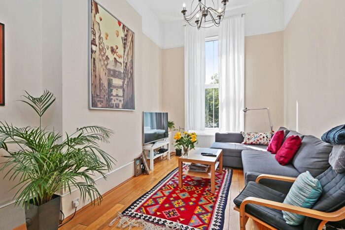4 Bedroom Terraced House For Sale In Uxbridge Road, Shepherds Bush, London, W12