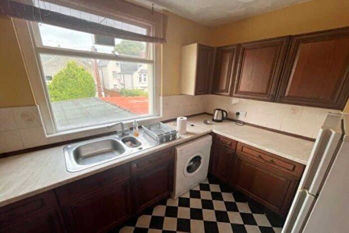 2 Bedroom Flat To Rent In Claude Road, Caerdydd, CF24