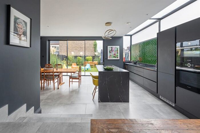 2 Bedroom End Of Terrace House For Sale In Ashford Road, South Woodford, E18