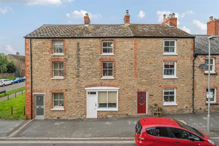 3 Bedroom Terraced House For Sale In South Street, Bridport, DT6