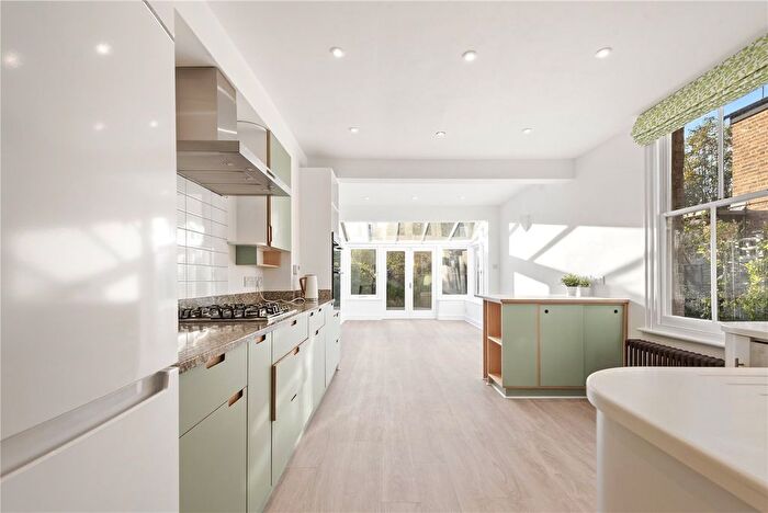 4 Bedroom Terraced House To Rent In Ramsden Road, London, SW12