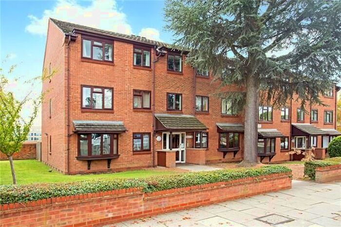 2 Bedroom Flat To Rent In Flat, Roselle Court, Park View Road, London, W5