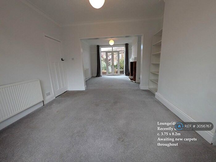 3 Bedroom Semi-Detached House To Rent In Westbourne Range, Manchester, M18