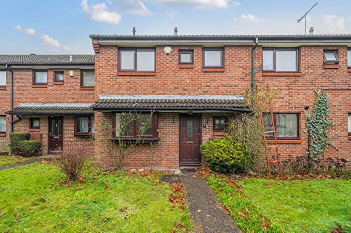 3 Bedroom Terraced House To Rent In Slough, Berkshire, SL2