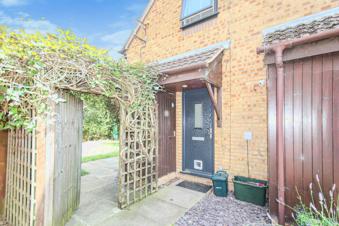 1 Bedroom Terraced House To Rent In Raphael Drive, Springfield, CM1