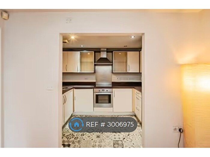 2 Bedroom Flat To Rent In Ground Floor, Warrington, WA2
