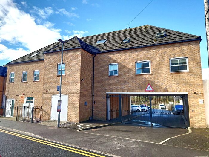 1 Bedroom Flat For Sale In Church Street, Stanground, Peterborough, PE2
