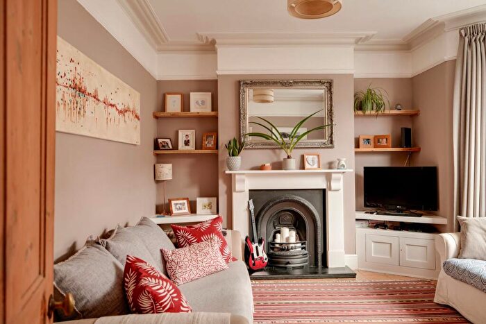 4 Bedroom End Of Terrace House For Sale In Strathmore Road, Bristol, BS7