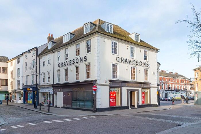 1 Bedroom Flat To Rent In Market Place, Graveson House Market Place, SG14